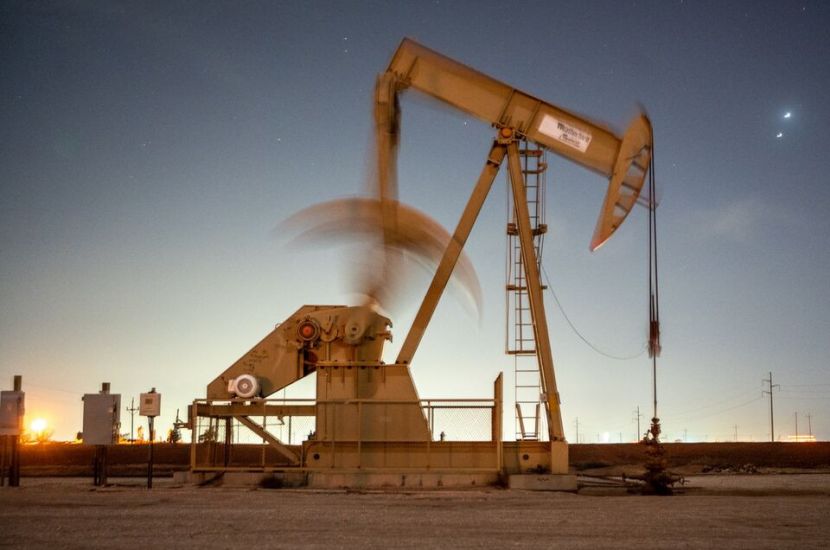 Oil Prices Fall on Signs of Oversupply and China’s Economic Slowdown