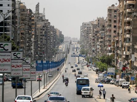 انخفاض أسعار 18 علامة سيارات في مصر بنحو الربع منذ تحرير سعر الصرف