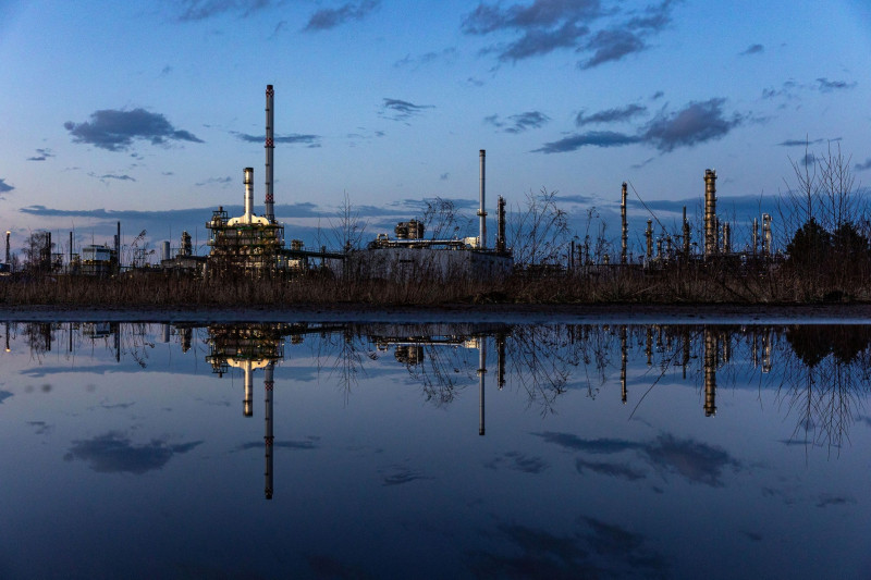 تزود المصفاة، التي تعالج النفط الروسي عبر خط أنابيب دروجبا، برلين وبراندنبورغ بالجزء الأكبر من البنزين والديزل وزيت التدفئة والكيروسين.
