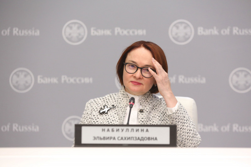 إلفيرا نابيولينا رئيسة البنك المركزي الروسي