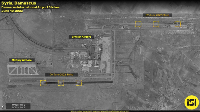 صورة بالأقمار الاصطناعية تبين حجم الضرر الذي أصاب مدرجات مطار دمشق الدولي في سوريا، جراء قصف صاروخي إسرائيلي في 10 يونيو 2022
