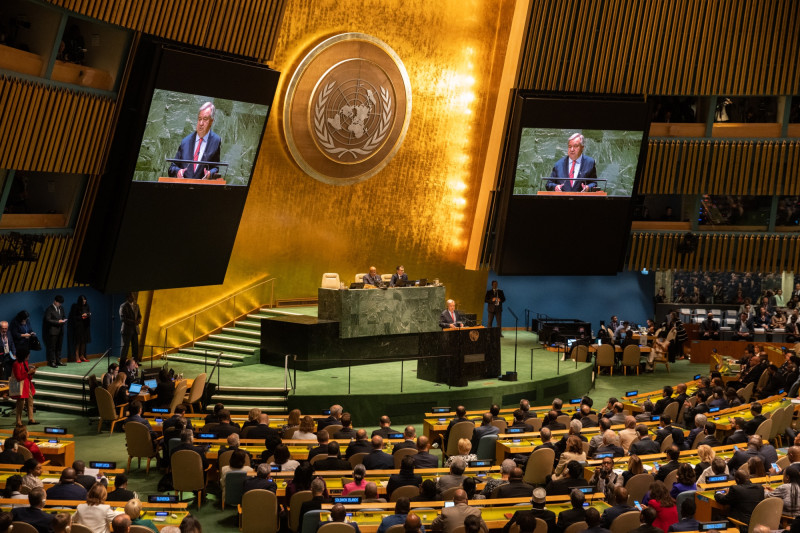 الأمين العام للأمم المتحدة أنطونيو غوتيريش متحدثاً أمام قادة العالم خلال انعقاد الجمعية العامة للمنظمة الدولية يوم الثلاثاء 19 سبتمبر 2023 في نيويورك، الولايات المتحدة