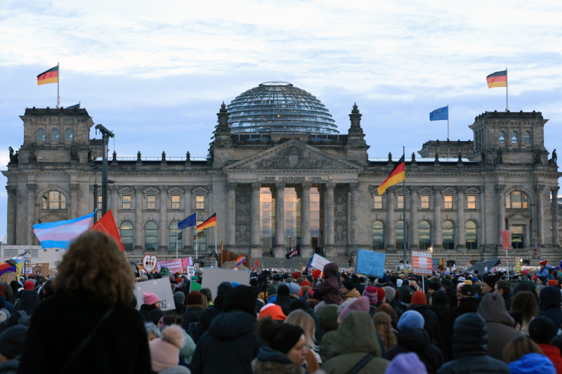 مظاهرة ضد حزب البديل من أجل ألمانيا خارج مبنى الرايخستاغ في برلين في 21 يناير 2024