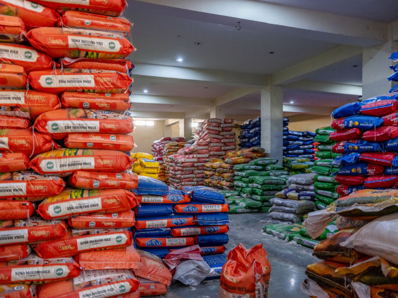 أكياس من الأرز مخزنة في أحد المستودعات في مدينة غورغان، الهند، يوم الجمعة الأول من سبتمبر 2023