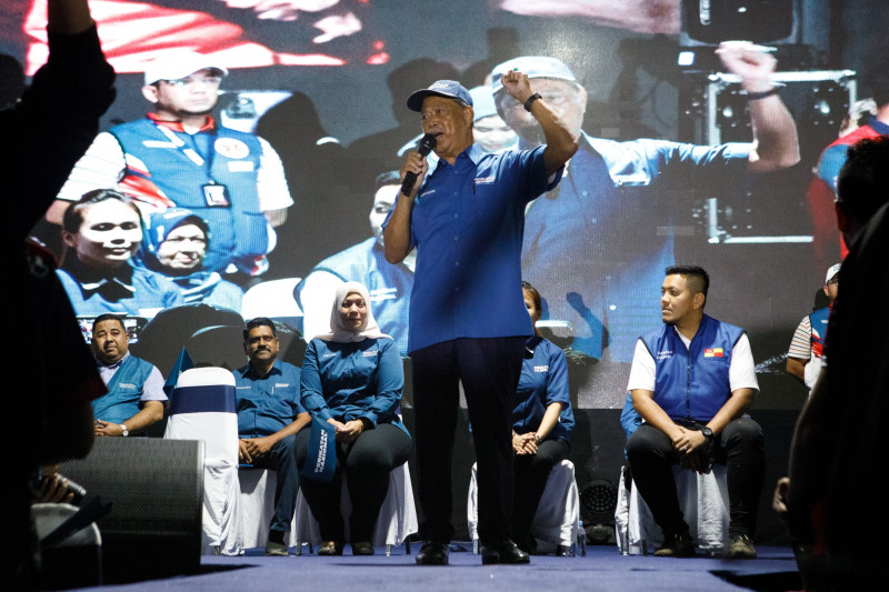 محي الدين ياسين، رئيس وزراء ماليزيا السابق وزعيم حزب "بيريكاتان ناسيونال"، متحدثاً خلال حملته الانتخابية في كوالالمبور، ماليزيا. 