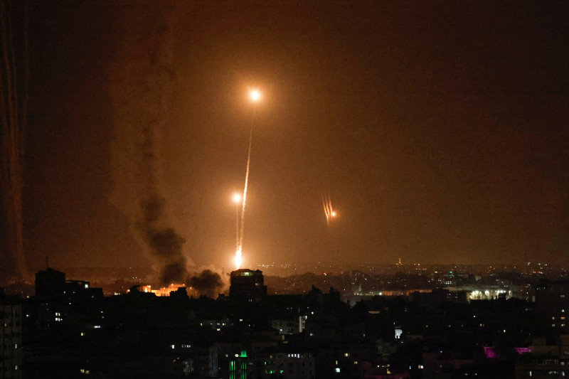 صواريخ أُطلقت من غزة باتجاه إسرائيل، في غزة، 7 أكتوبر، 2023