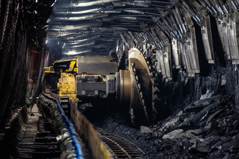 ماكينة تقطيع بمنجم فحم شياوباودان في يولين بتاريخ 26 أبريل 2023