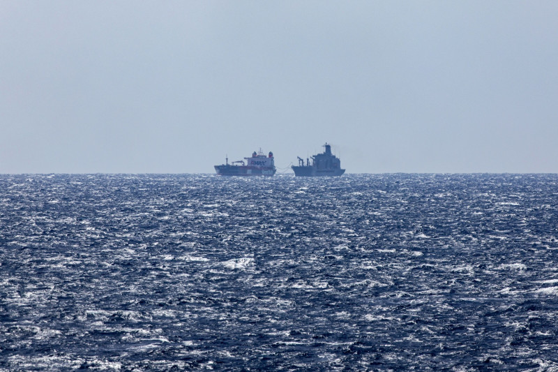 سفن تعبر البحر الأحمر في 20 مارس