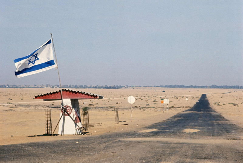 نقطة تفتيش حدودية للجيش الإسرائيلي على بعد 68 كيلومترًا من القاهرة
