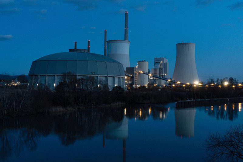 قد تضطر محطة شتودينغر للطاقة في ألمانيا إلى خفض الإنتاج حيث يكافح مالك شركة يونيبر للحصول على إمدادات الوقود على طول نهر الراين.