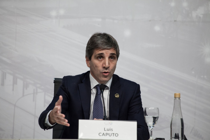 وزير الاقتصاد الأرجنتيني لويس كابيتو