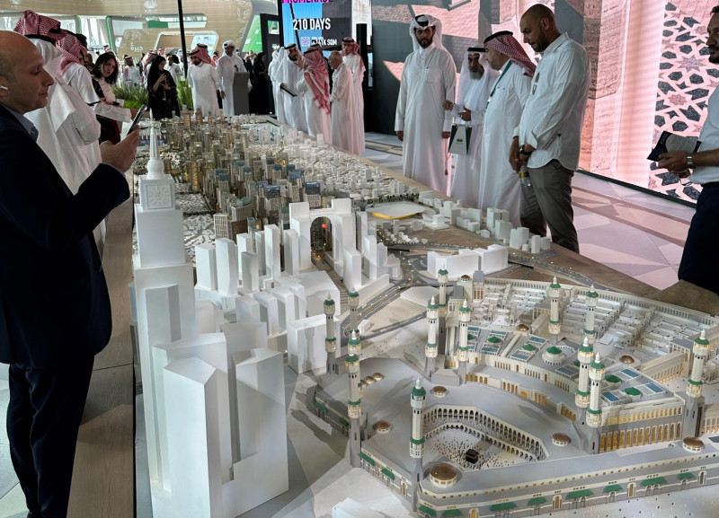 مجسم مشروع "وجهة مسار" الذي تطوره شركة "أم القرى للتنمية والإعمار" في مكة المكرمة
