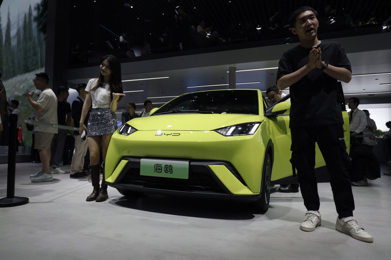 سيارة "سيغَل هاتشباك" من إنتاج "بي واي دي" في معرض شنغهاي للسيارات في 2023 