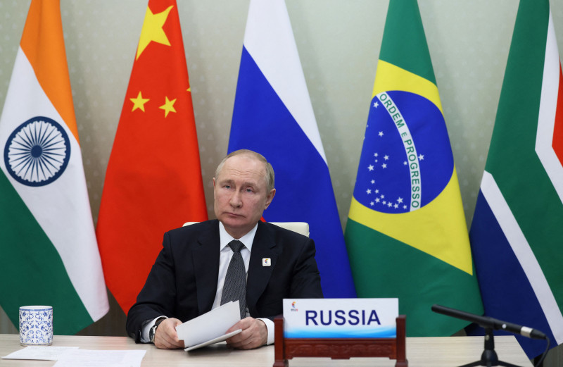 الرئيس الروسي فلاديمير بوتين مشاركاً في قمة "بريكس" عبر رابط فيديو في موسكو في 23 يونيو 2022.