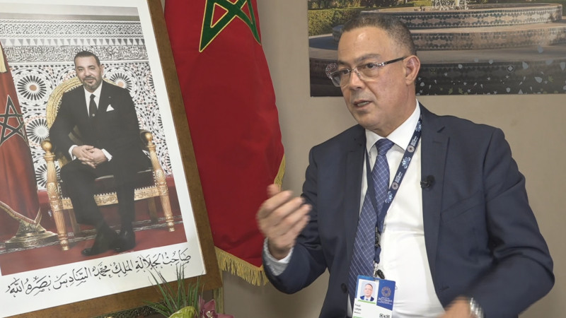 فوزي لقجع الوزير المنتدب المكلف بالميزانية في المغرب ورئيس لجنة كأس العالم 2030 خلال حديثه مع "الشرق"