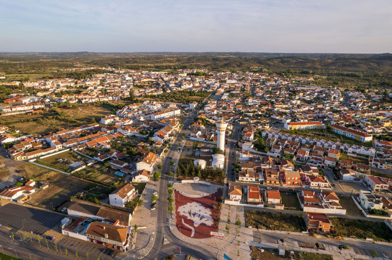 لقطة جوية لبلدة غراندولا، البرتغال
