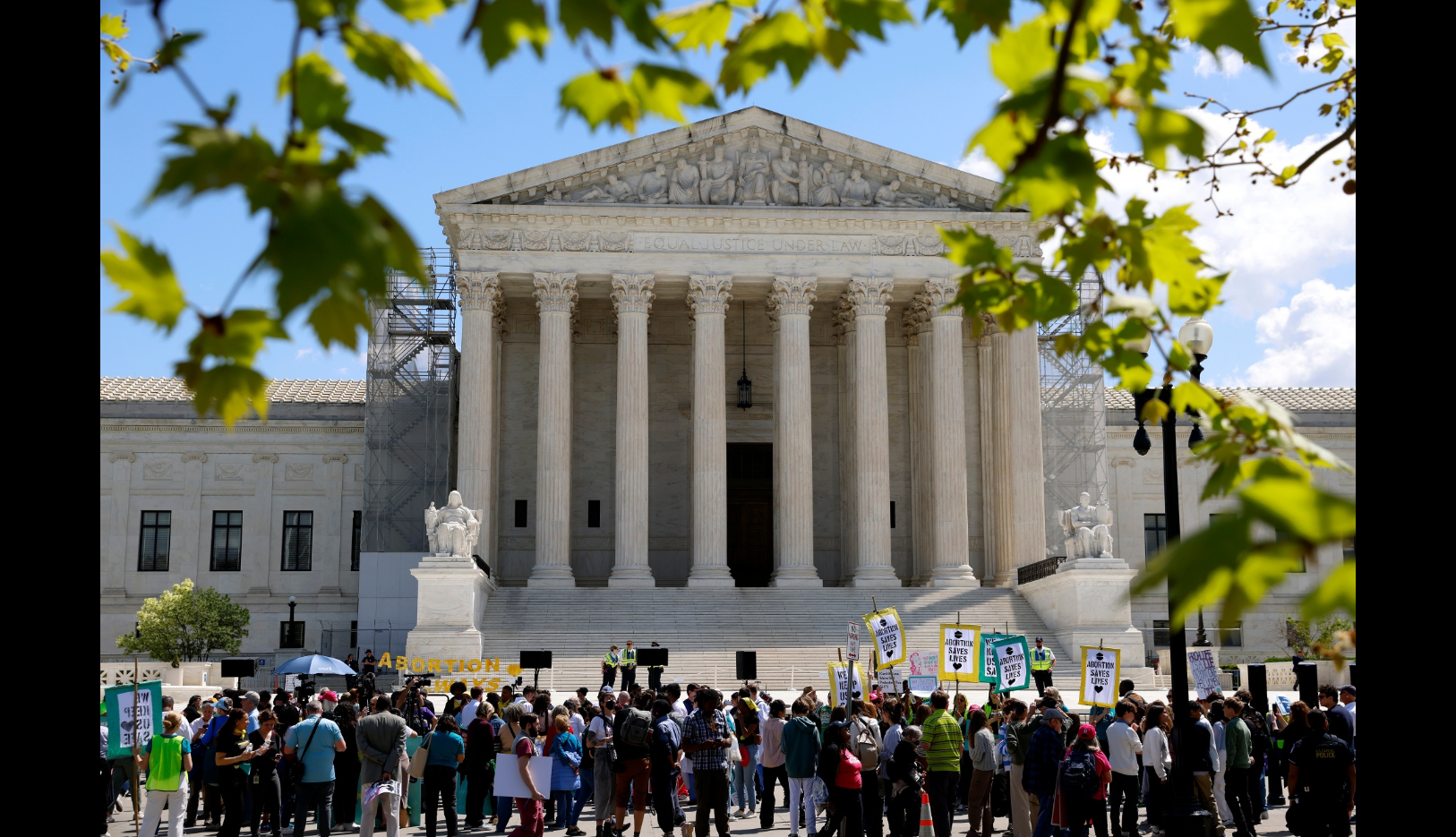 مدخل المحكمة العليا في الولايات المتحدة الأميركية