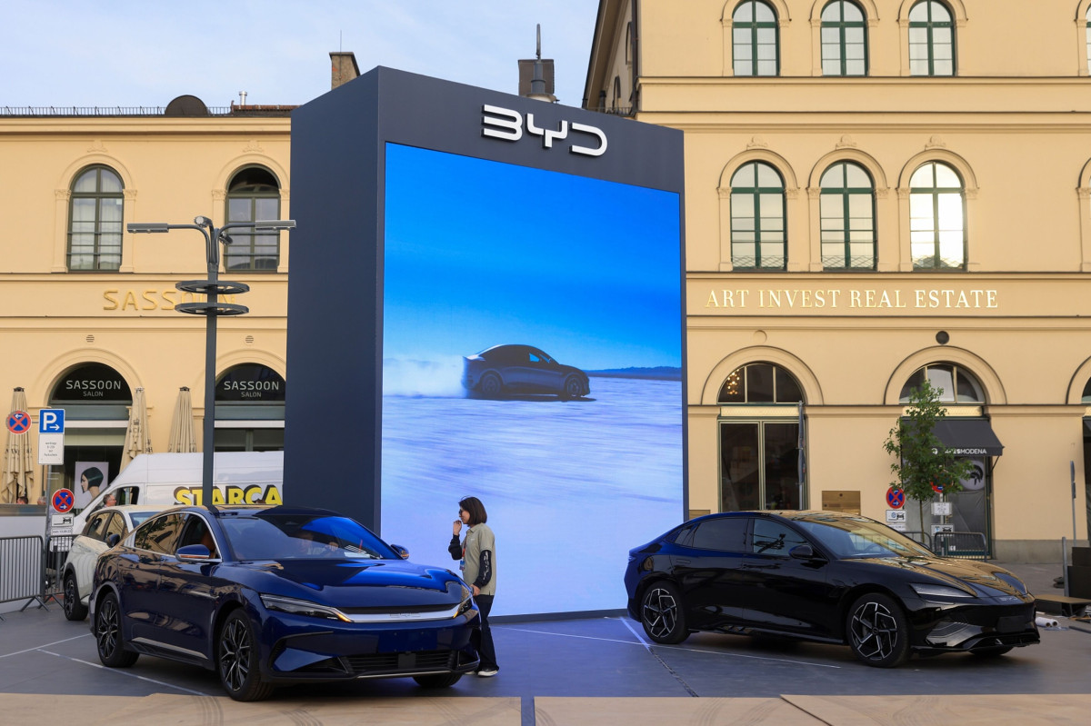 سيارات "بي واي دي" معروضة قبل انطلاق معرض ميونيخ للسيارات في سبتمبر 2023